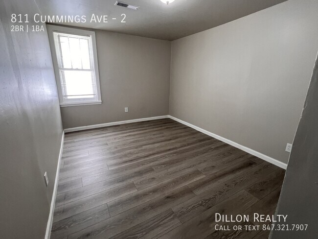 Foto del edificio - 811 Cummings Ave
