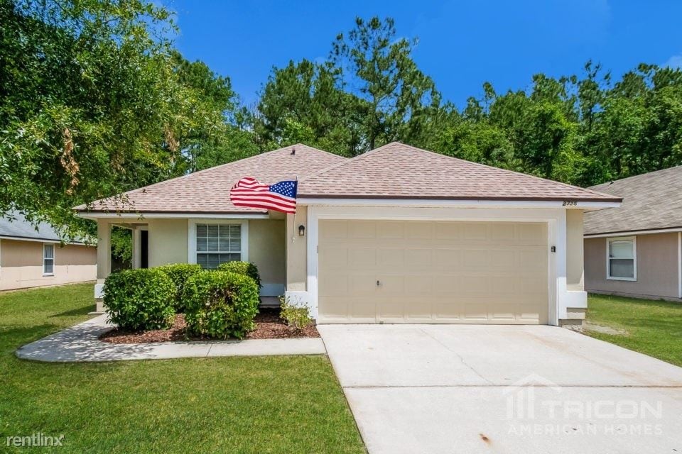 Foto principal - 2725 Acorn Park Dr N