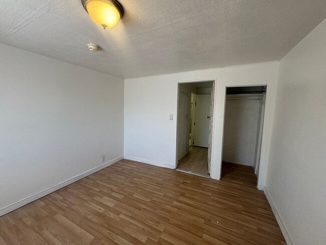 Building Photo - 614 N 4th Ave