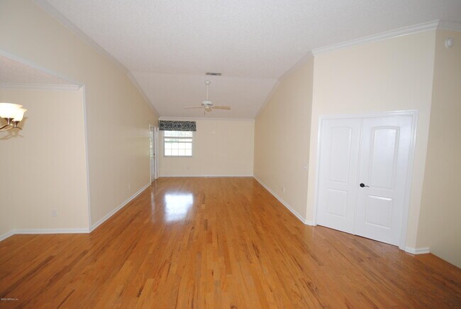 Building Photo - 502 Tournament Rd