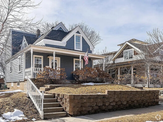 Building Photo - 250 3rd St
