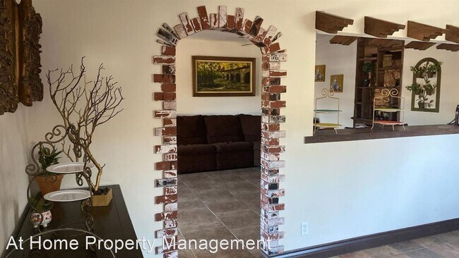 Foto del edificio - 3 br, 2 bath House - 8247 Stine Rd