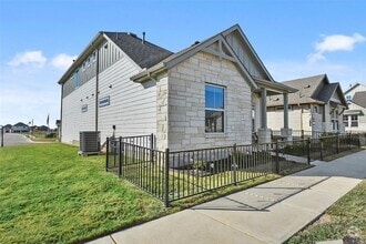 Building Photo - 211 Pinnacle Ln