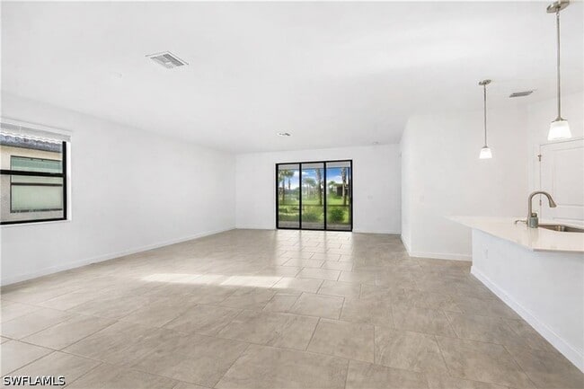Building Photo - 18311 Ridgeline Dr