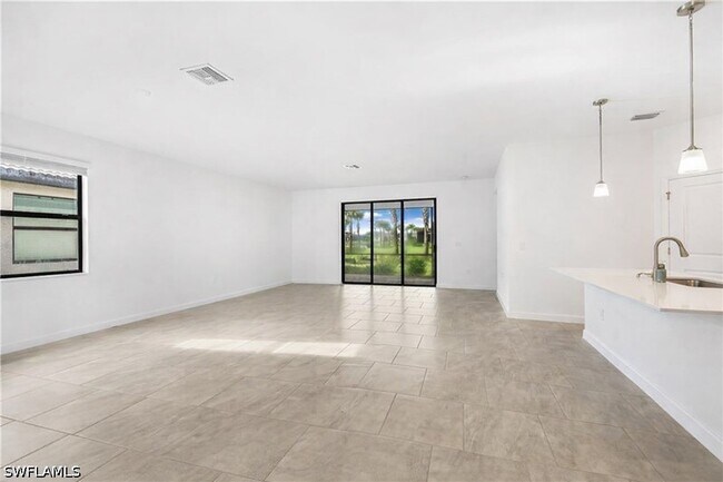 Foto del edificio - 18311 Ridgeline Dr
