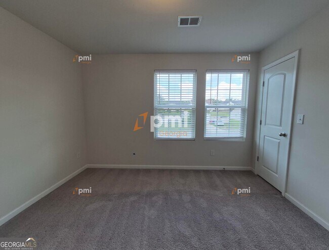 Building Photo - 712 Maddux Dr