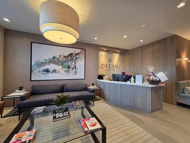 Foto del edificio - 737 Swann Ave