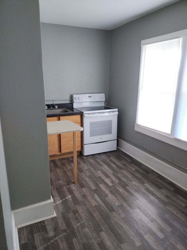 Building Photo - 215 Civic St