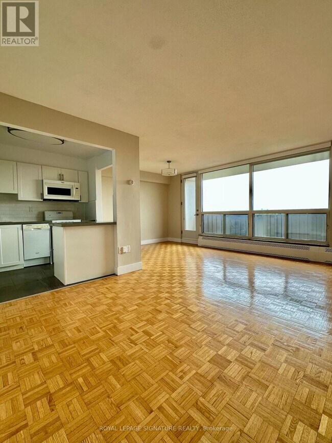 Photo du bâtiment - 666 Spadina Ave.