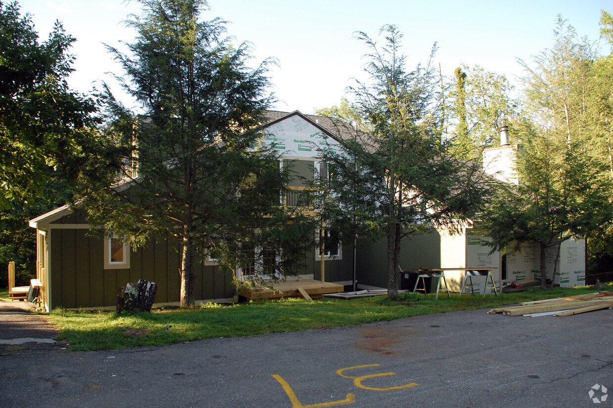 Primary Photo - Mountain Ridge Townhomes