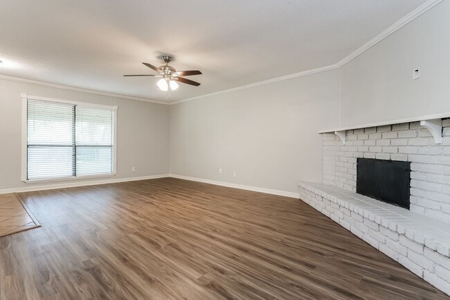 Building Photo - Renovated Single Family Home | 3 BR/2BA | 1-Car Covered Parking | Gated backyard