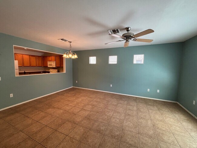 Foto del edificio - 6028 S Sweet Birch Ln