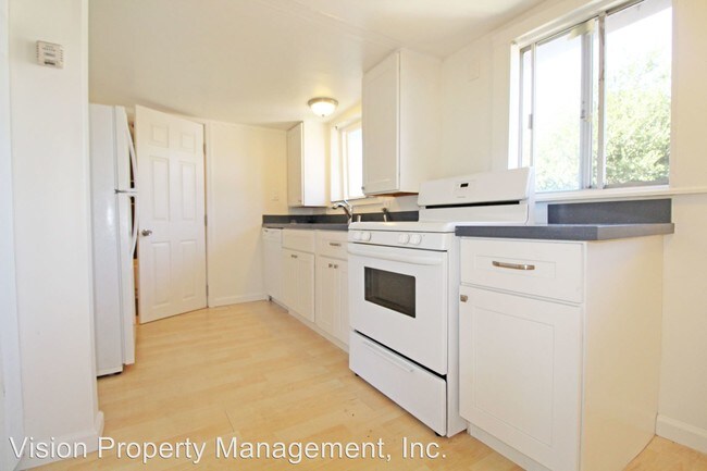 Building Photo - 1901 E 22nd St