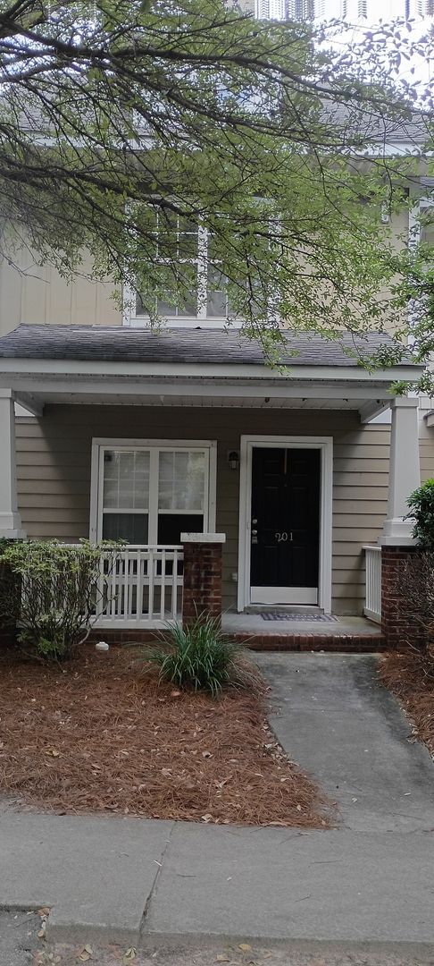 Photo - Lovely Townhome in Southeast Columbia