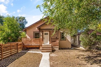 Building Photo - 520 Bonfoy Ave