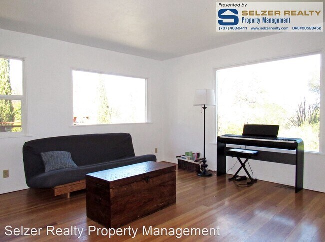 Building Photo - 3 br, 2 bath House - 1139 W. Standley St.