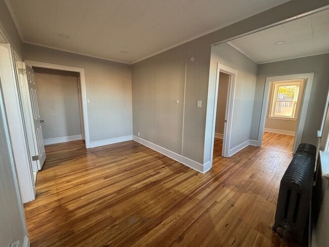 Building Photo - 527 Chester Pike