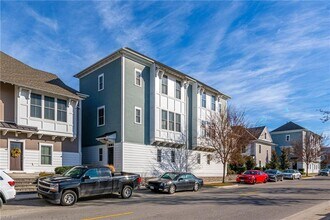 Building Photo - 9416 26th Bay St
