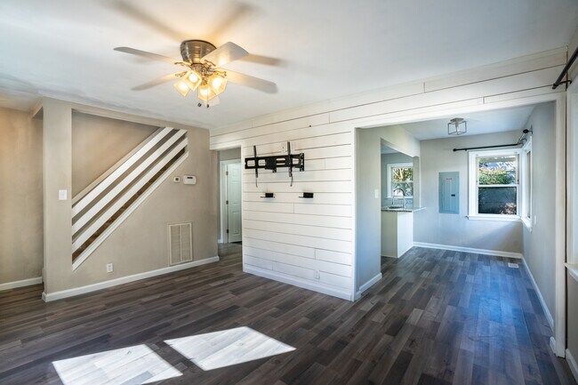 Foto del edificio - 7805 Ruthven Rd
