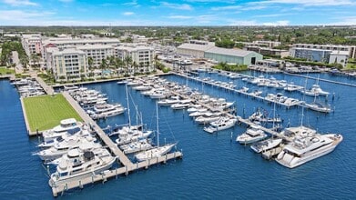 Building Photo - 806 E Windward Way