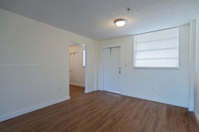 Foto del edificio - 14180 SW 84th St