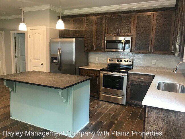 Building Photo - 4 br, 4.5 bath House - 812 Downs Court