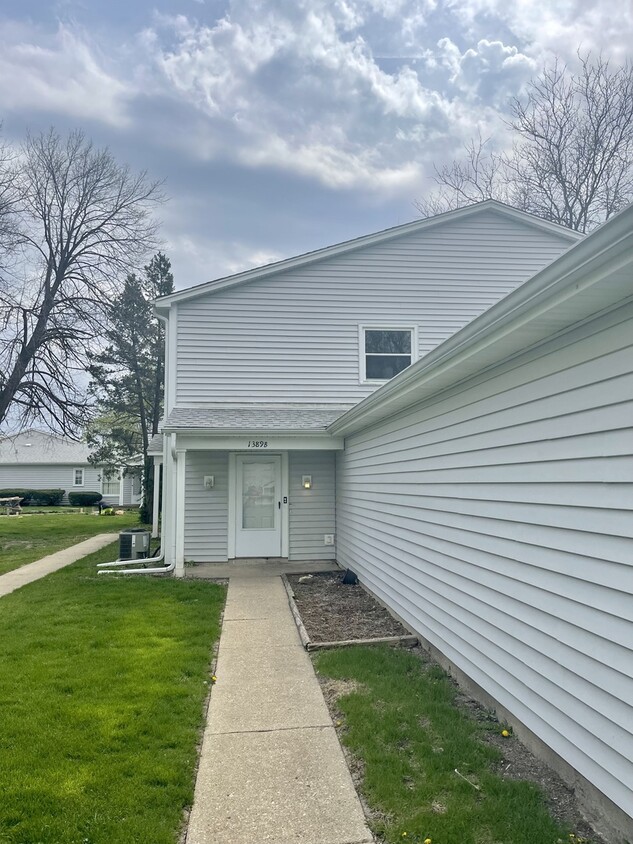 Primary Photo - 1389 S Glen Cir