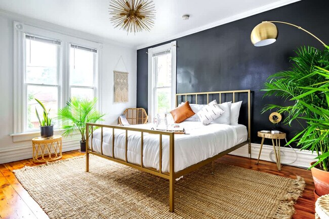 Foto del edificio - 256 W Poplar Ave