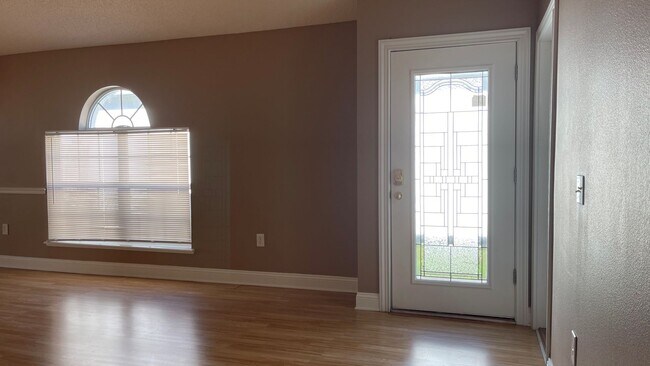 Foto del edificio - Spacious 3/2 in Arlington