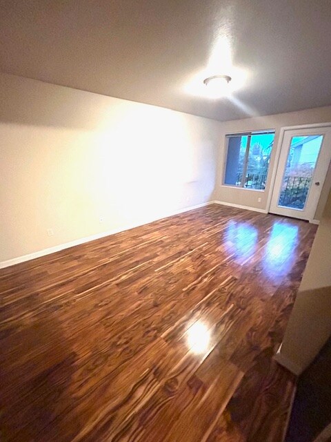 Photo - 4451 Midvale Ave N (Seattle, WA)