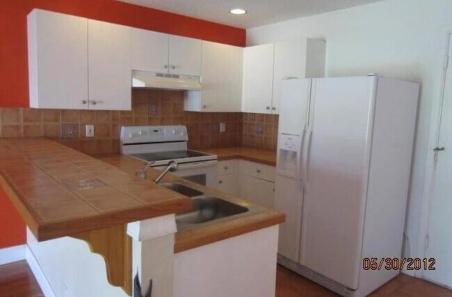 Foto del edificio - 5267 Pine Meadows Rd