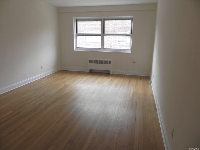 Building Photo - 17 Schenck Ave