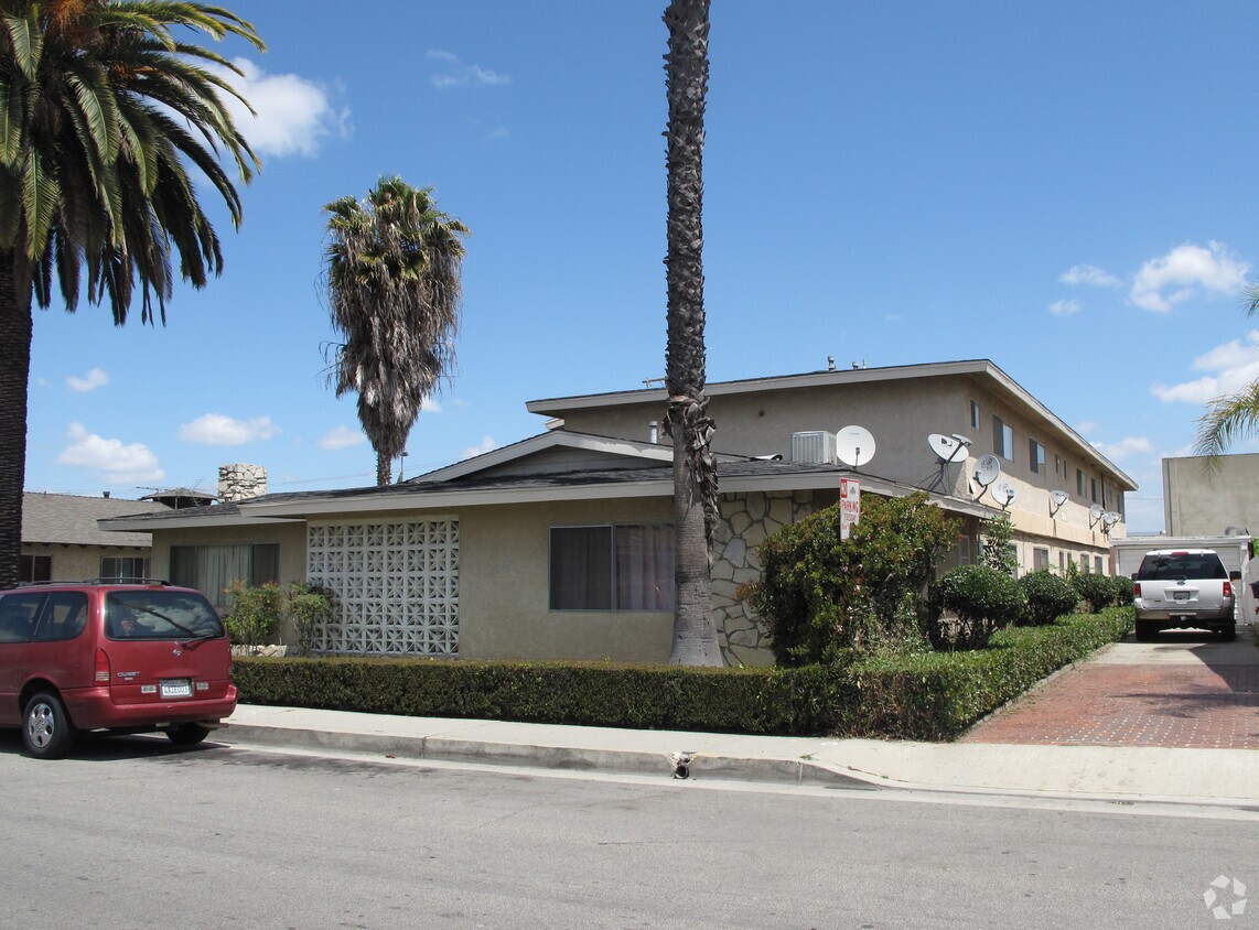 Foto del edificio - 5561 Gardendale St
