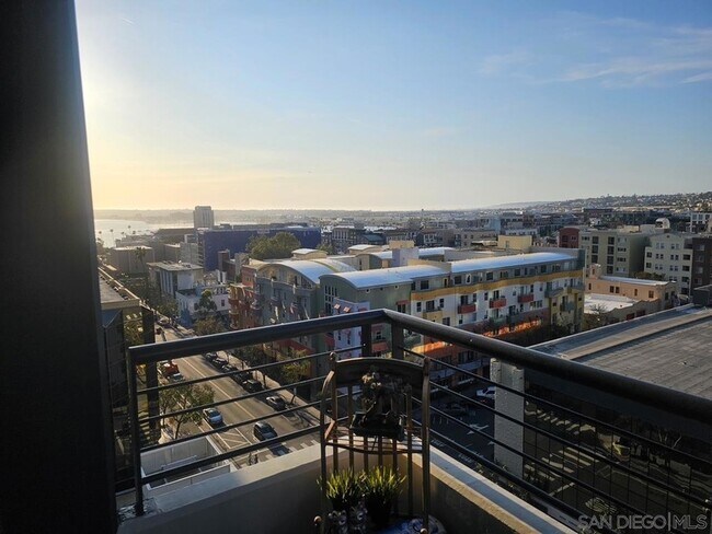 Foto del edificio - 425 W Beech St