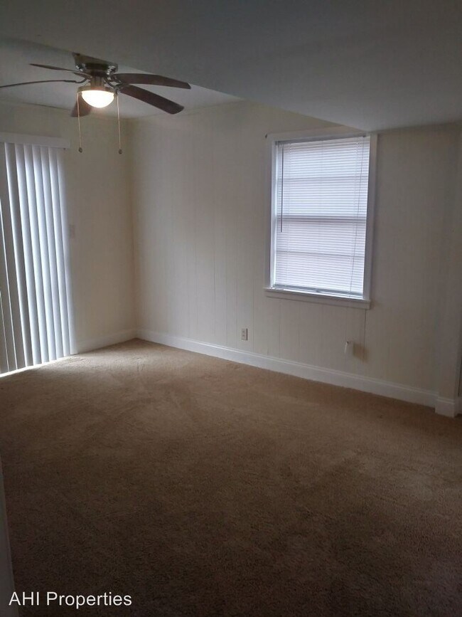 Building Photo - 3 br, 2 bath House - 2611 Laverne Drive