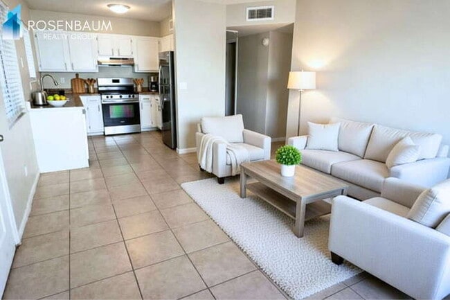 Building Photo - 713 W 1st Ave