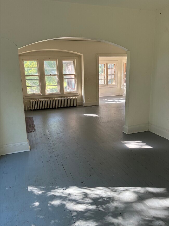 Open living area - 1310 W Clarke St
