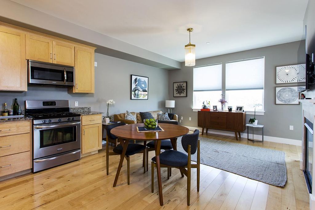 Open concept-- - 708 Frederick St