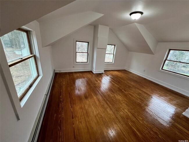 Foto del edificio - 493 Munsell Rd
