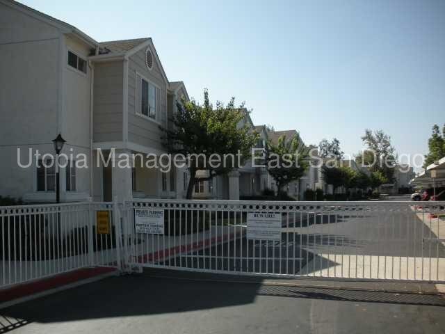 Building Photo - Lovely Townhome in Gated Community