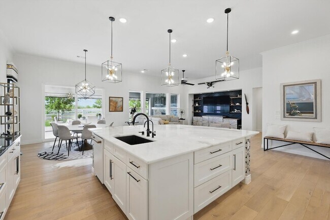 Foto del edificio - 12424 Blue Granite Dr