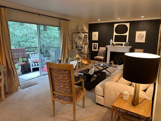 Foto del edificio - 6708 Hillpark Dr