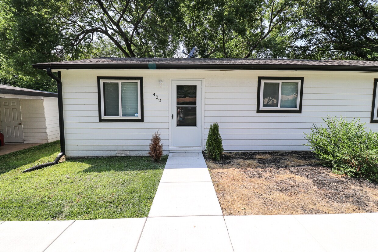 422 W Mahoney Dr, Derby, KS 67037 House for Rent in Derby, KS