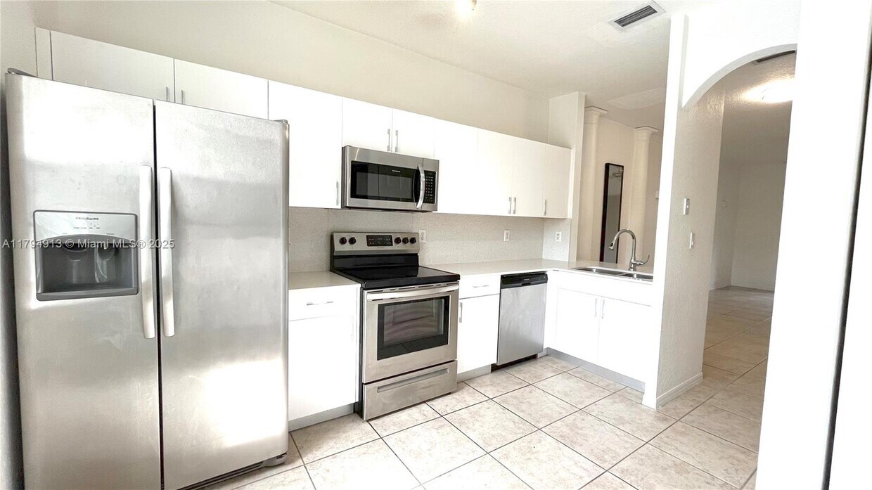Primary Photo - 5600 NW 114th Pl