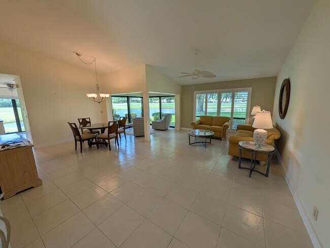Foto del edificio - Beautifully Renovated 2BR/2BA Home in Martin Downs Golf Community –  annual rental