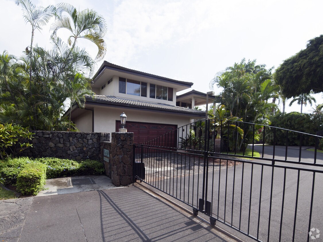 Primary Photo - Alii Point