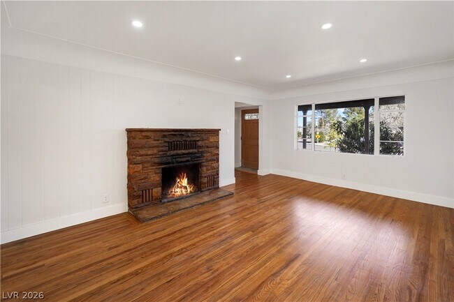 Foto del edificio - 1140 Hillside Pl