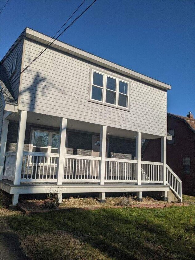 Foto principal - NOW AVAILABLE! 70 Highland Ave, Beacon Fal...