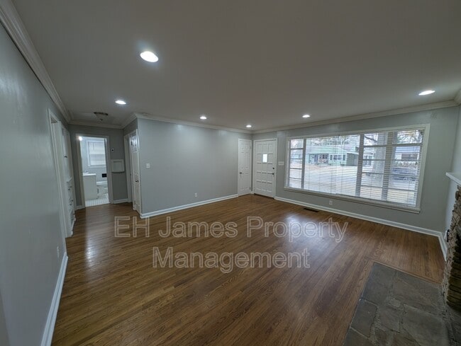 Foto del edificio - 1135 E 49th St