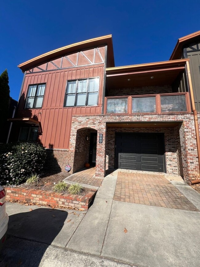 Building Photo - Awesome Urban Lofts Unit Available for Pre...